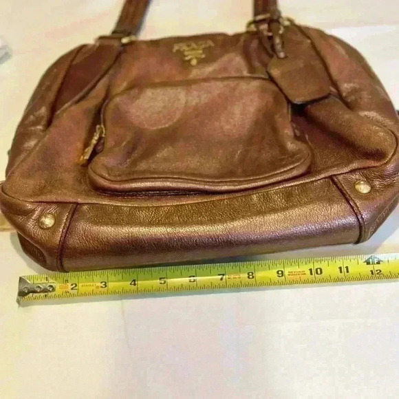 PRADA 🔥🔥Vintage Vitello Daino Shoulder Bag (Brown & Metallic Soft Leather) - Picture 10 of 16
